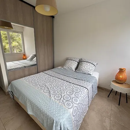 3 Pieces A 5 Min De La *