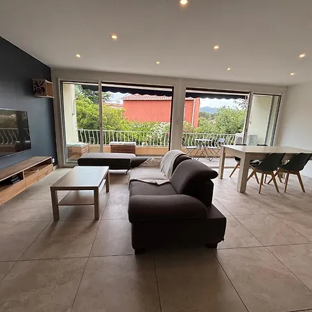 3 Pieces A 5 Min De La Ла-Сейн-сюр-Мер